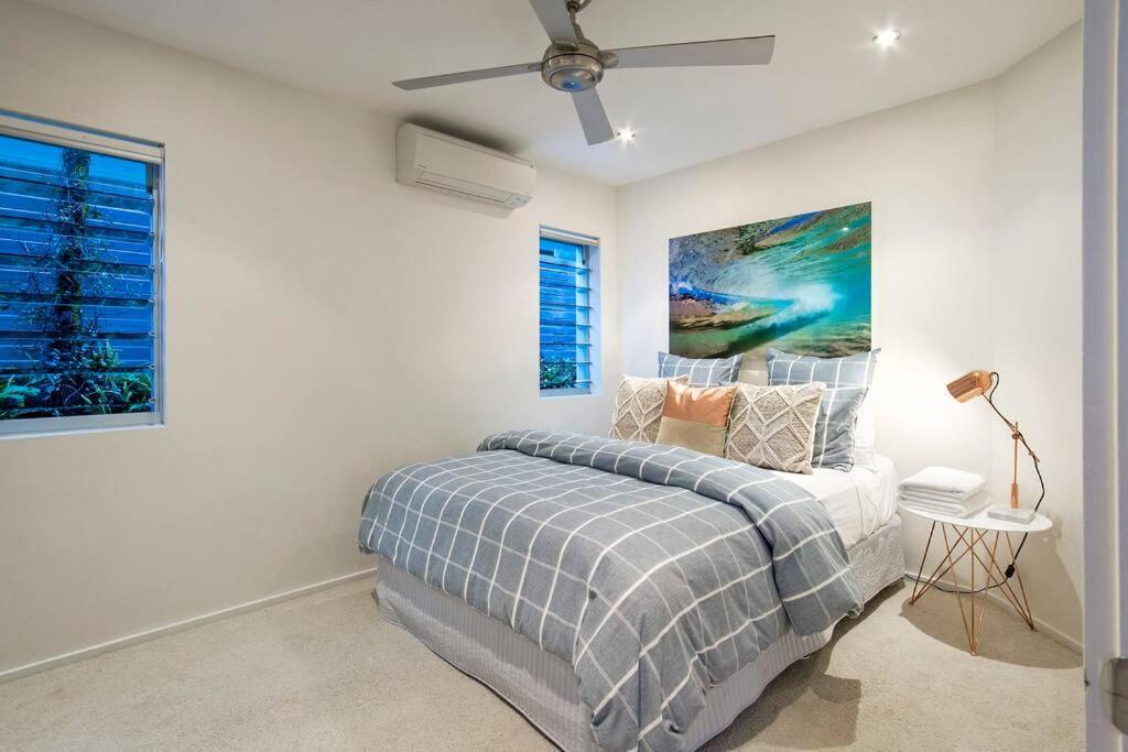 The Boat House Luxury Beachside with Heated pool