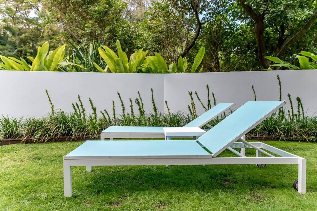 The Boat House Luxury Beachside with Heated pool
