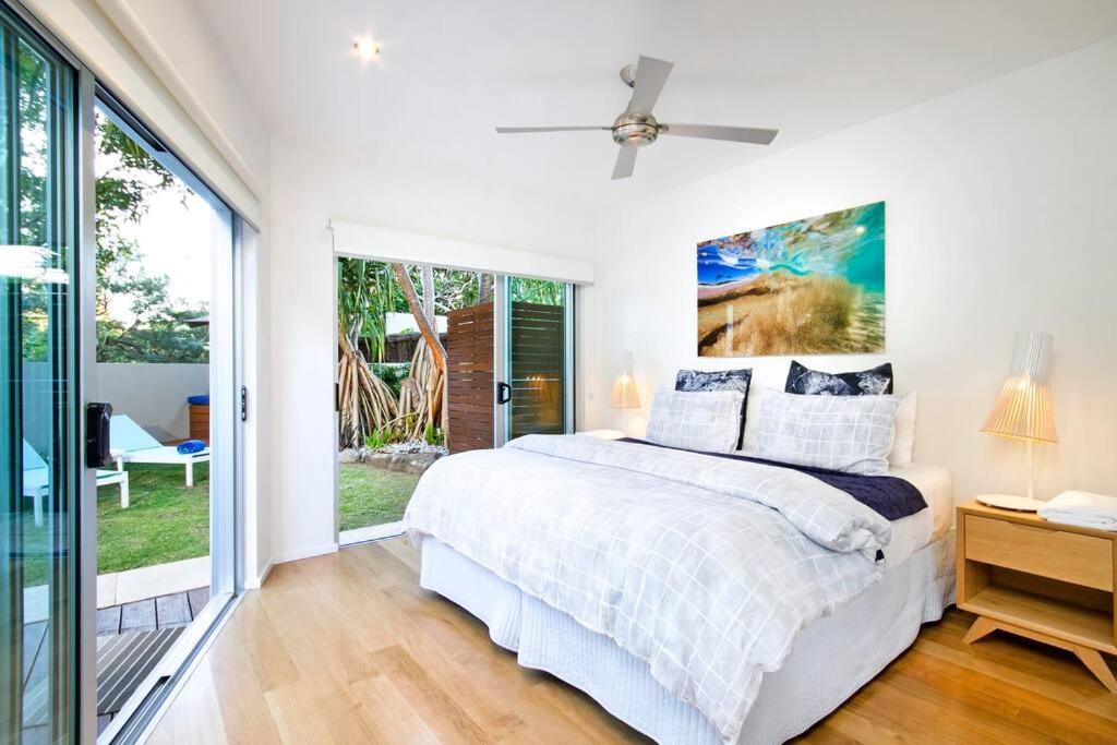 The Boat House Luxury Beachside with Heated pool