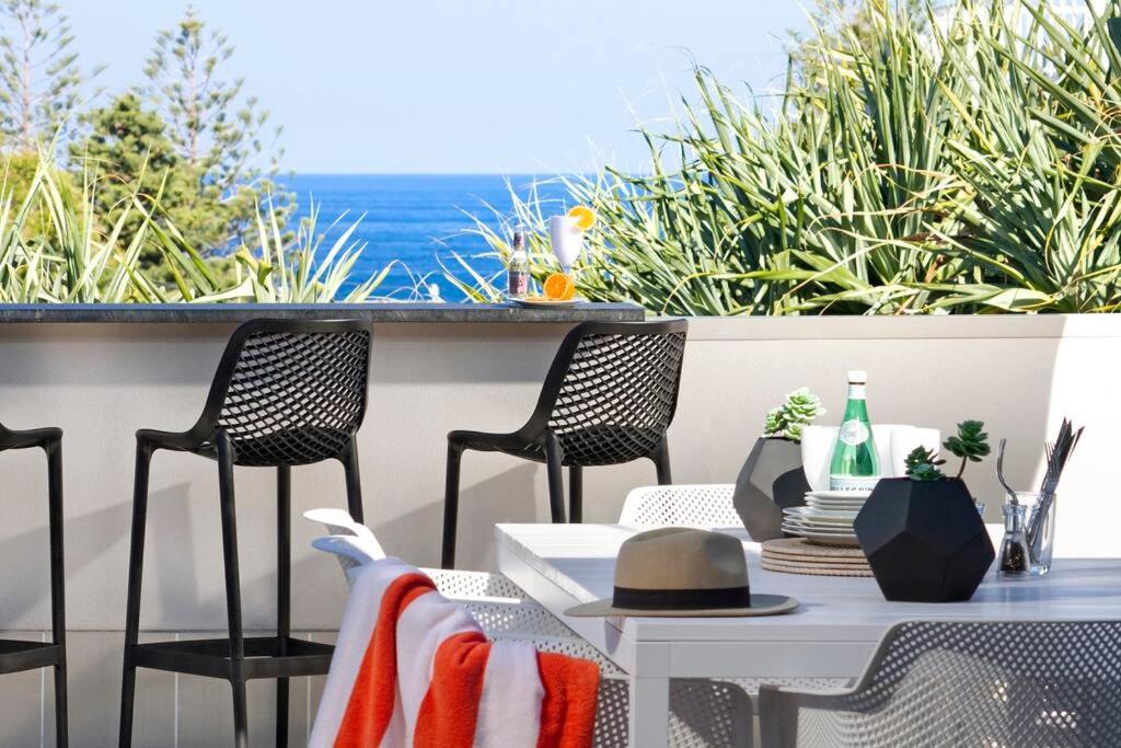 The Boat House Luxury Beachside with Heated pool