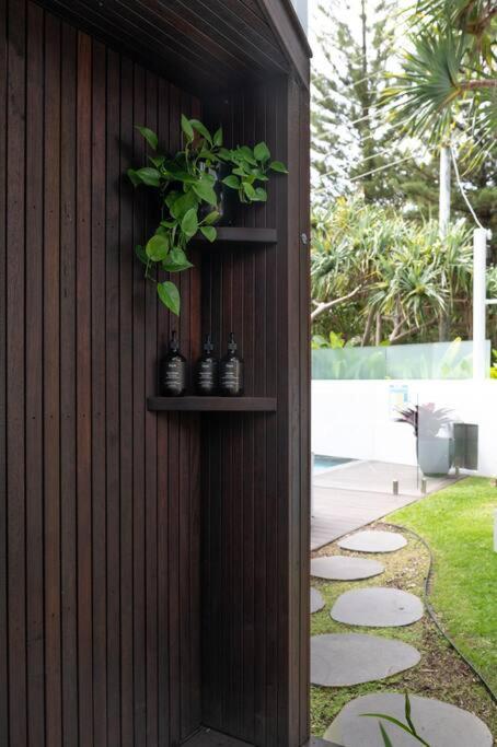 The Boat House Luxury Beachside with Heated pool