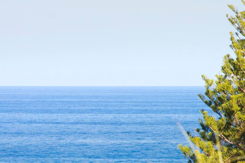 The Boat House Luxury Beachside with Heated pool