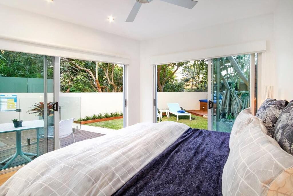 The Boat House Luxury Beachside with Heated pool