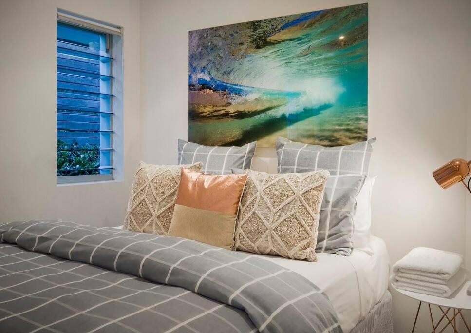The Boat House Luxury Beachside with Heated pool