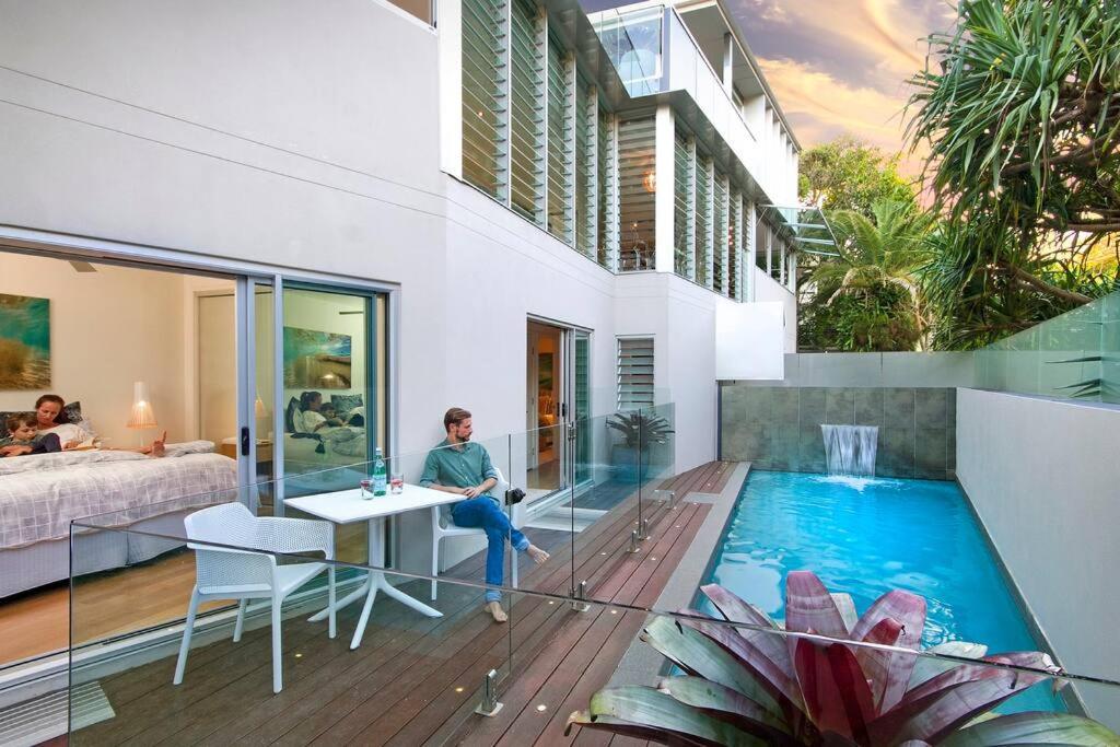 The Boat House Luxury Beachside with Heated pool