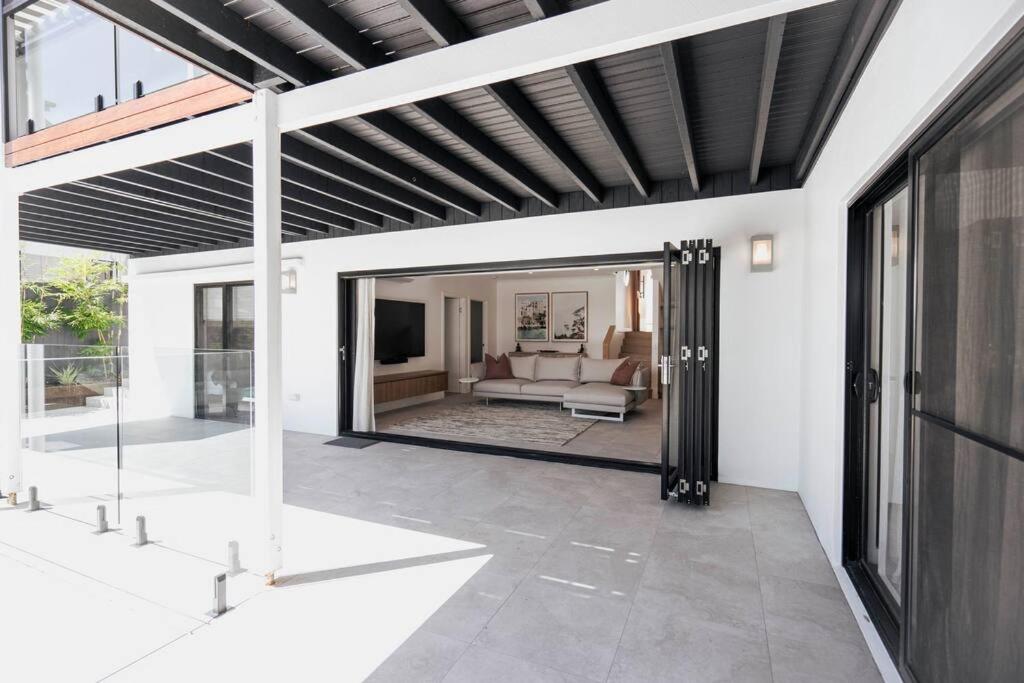 Sunset Lagoon Noosa Luxury with Stunning Views