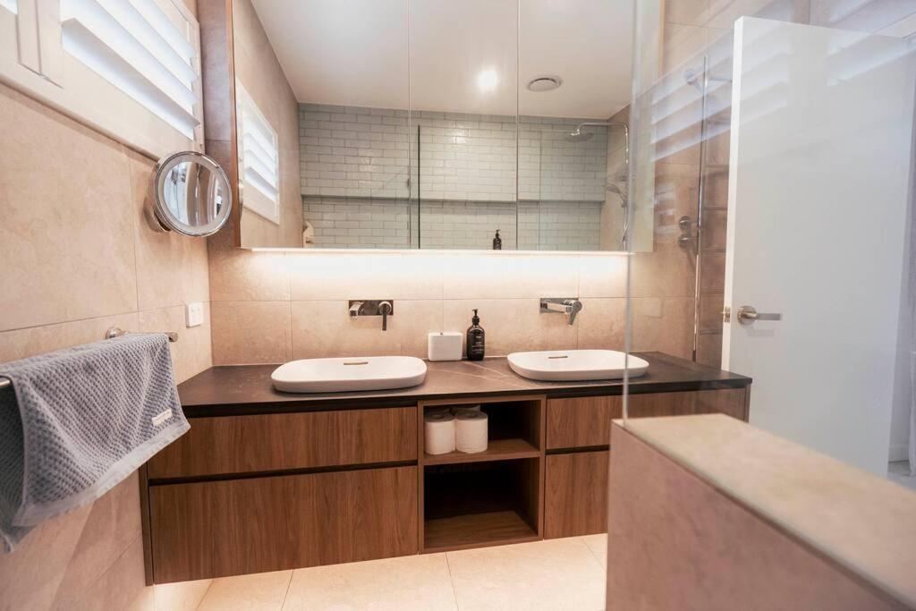 Sunset Lagoon Noosa Luxury with Stunning Views