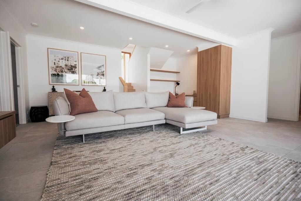 Sunset Lagoon Noosa Luxury with Stunning Views