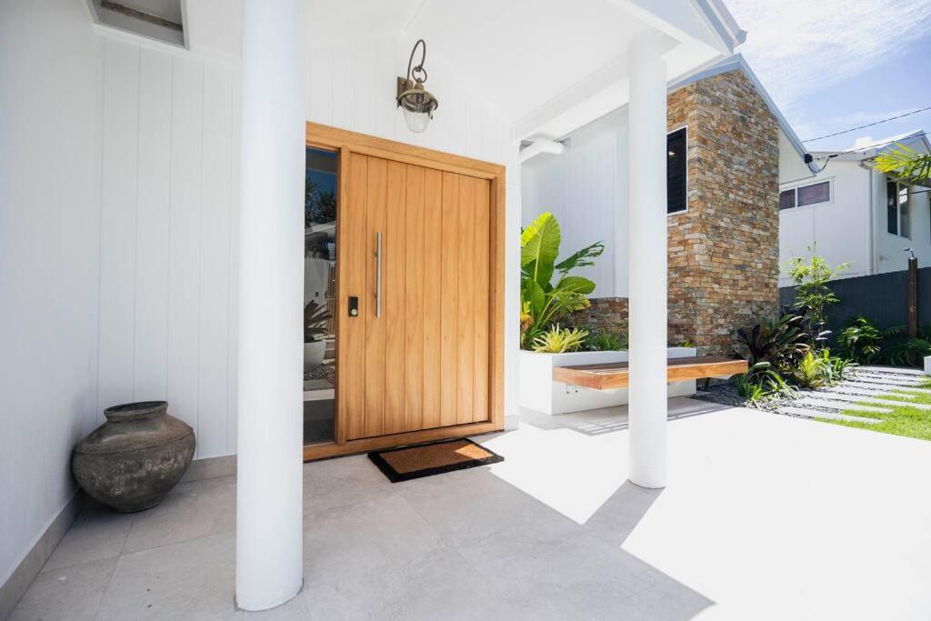 Sunset Lagoon Noosa Luxury with Stunning Views