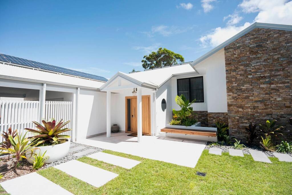 Sunset Lagoon Noosa Luxury with Stunning Views