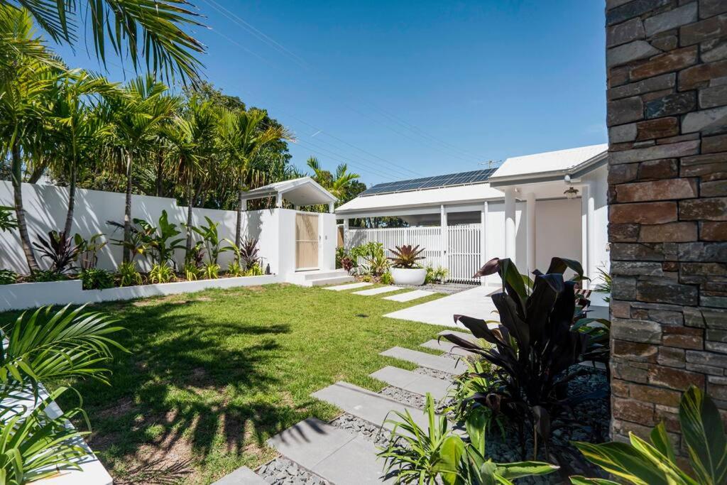 Sunset Lagoon Noosa Luxury with Stunning Views