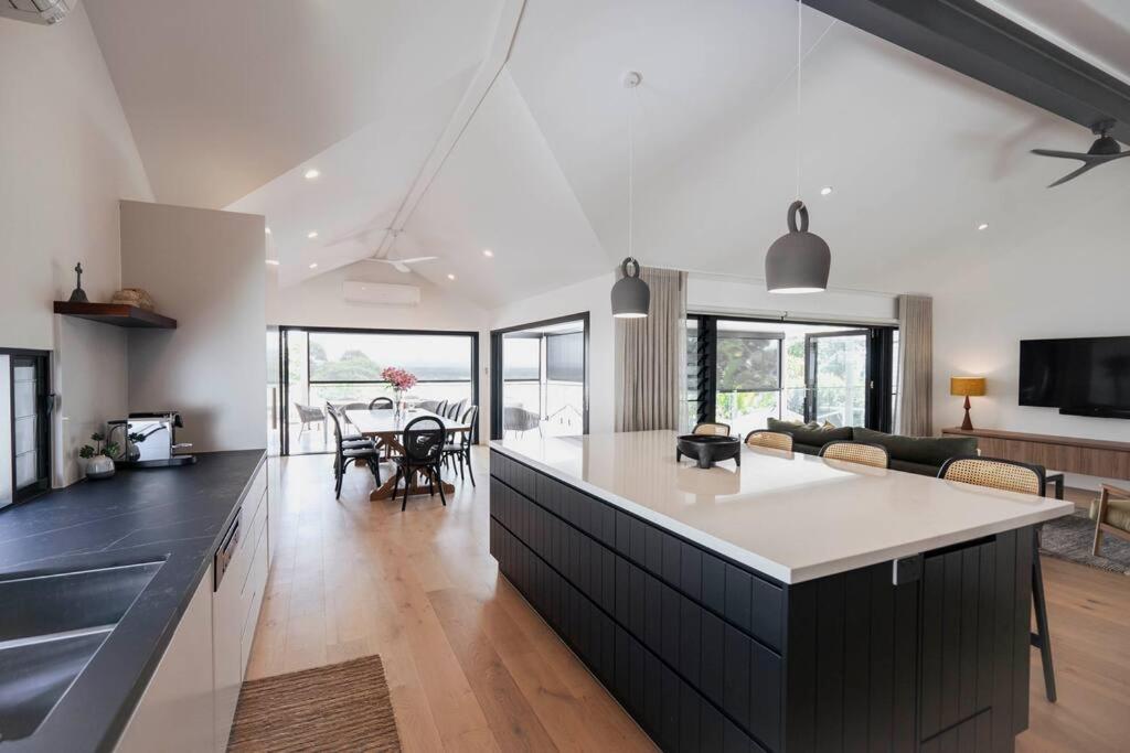 Sunset Lagoon Noosa Luxury with Stunning Views