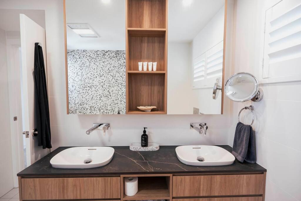Sunset Lagoon Noosa Luxury with Stunning Views