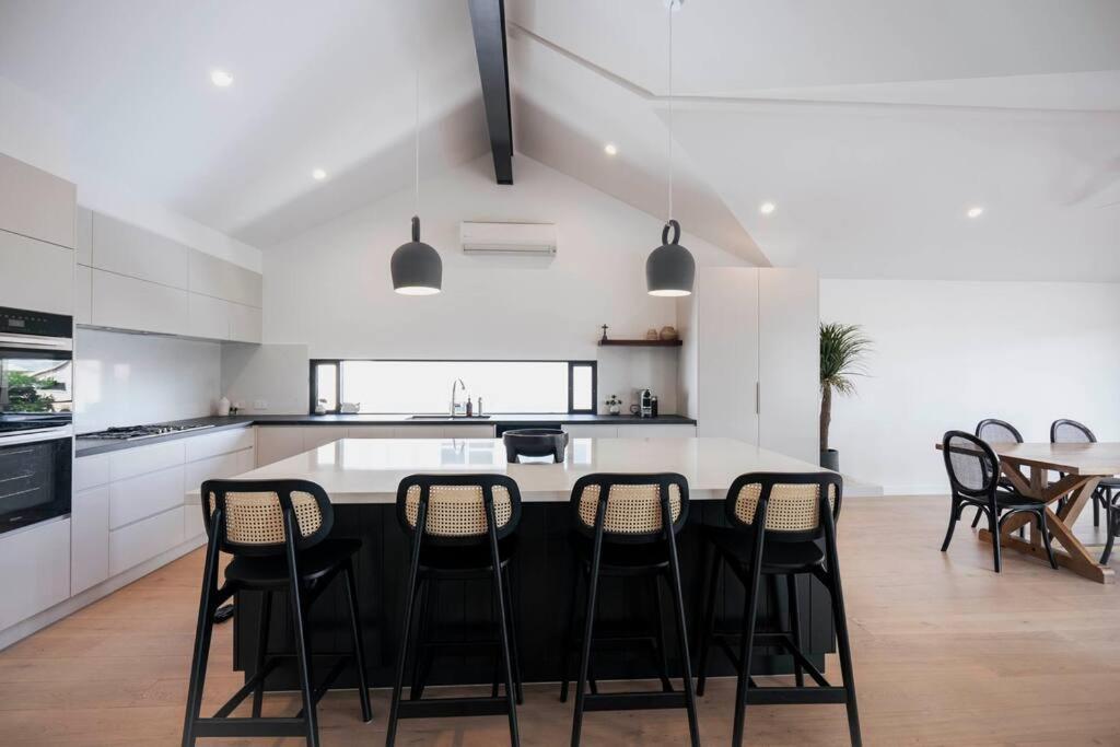 Sunset Lagoon Noosa Luxury with Stunning Views