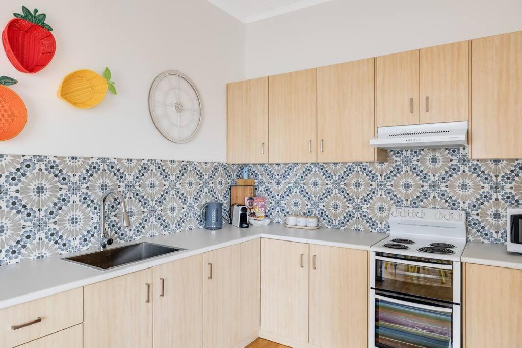 Camellia Cottage! CBD Diamond!