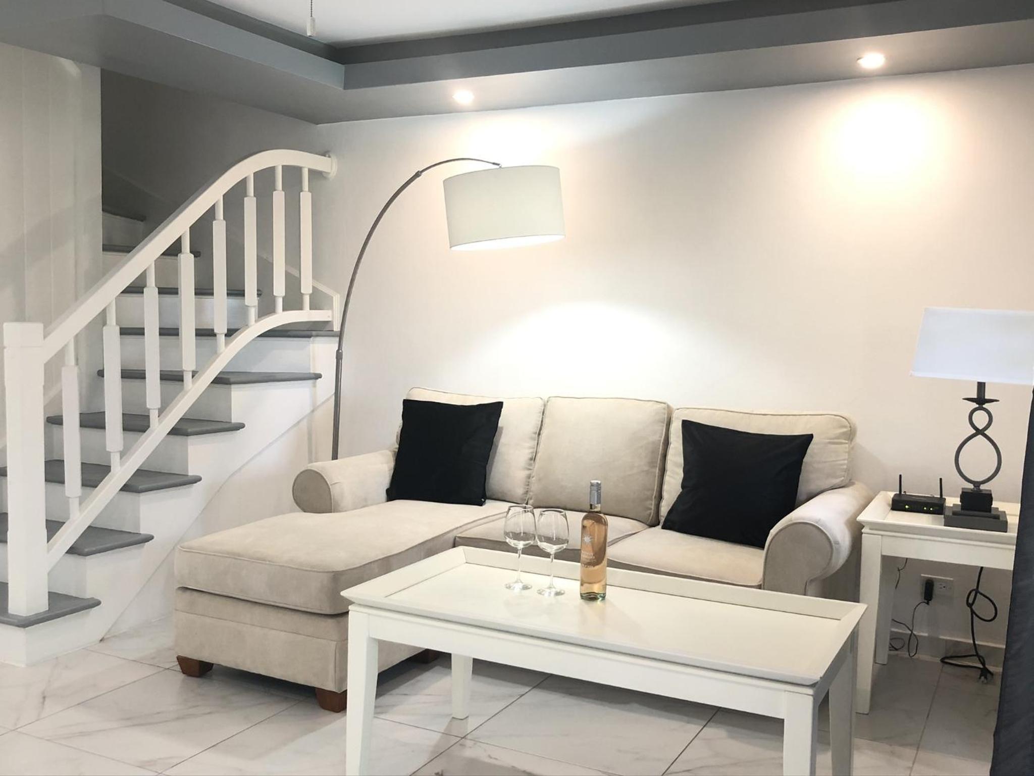 101E Jolly Harbour