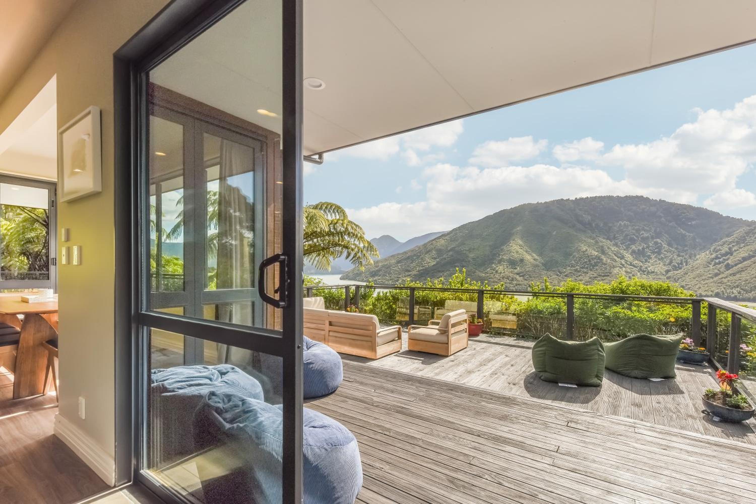 Tepuia Daze - Havelock Holiday Home view 2