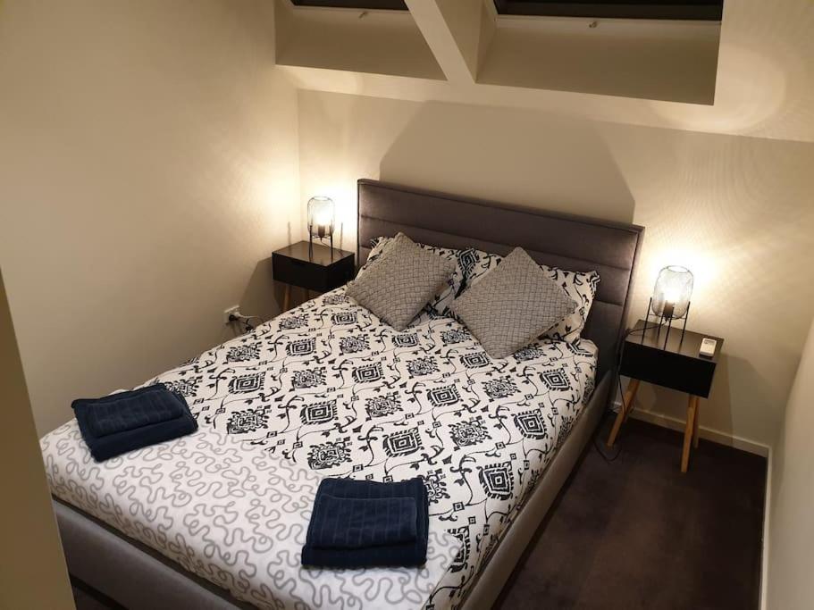 Luxurious Modern 2 Bedroom 2 Bathroom Apartment