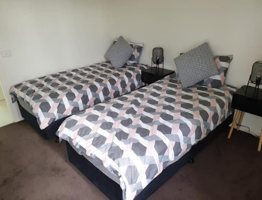 Luxurious Modern 2 Bedroom 2 Bathroom Apartment
