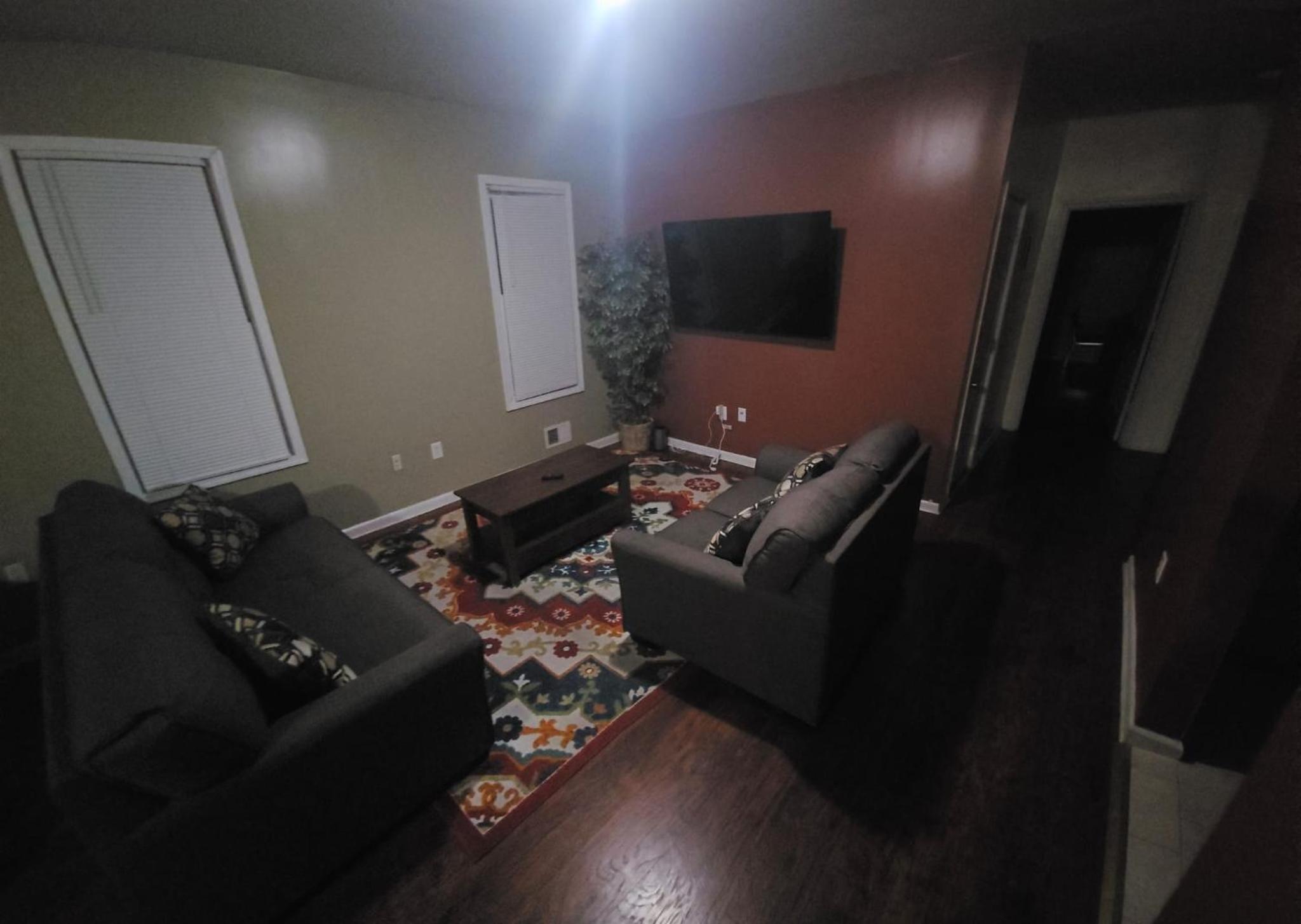 Newark Vacations - Staycation Haven Room - Property Image 22