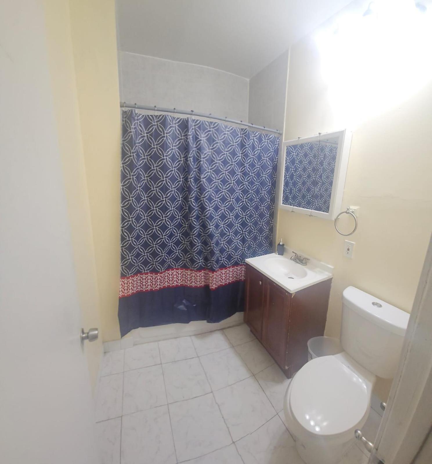 Newark Vacations - Staycation Haven Room - Property Image 17