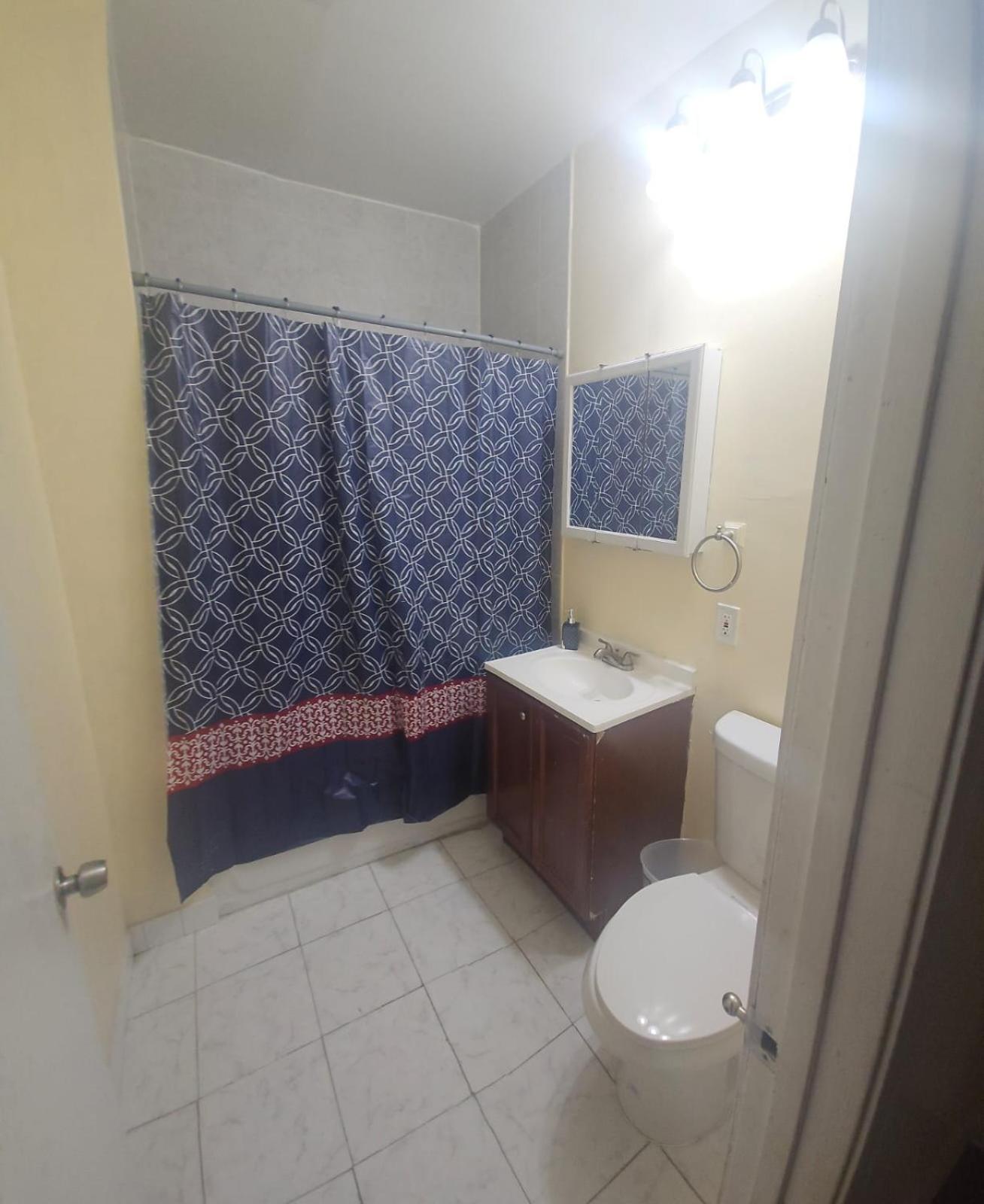 Newark Vacations - Staycation Haven Room - Property Image 2