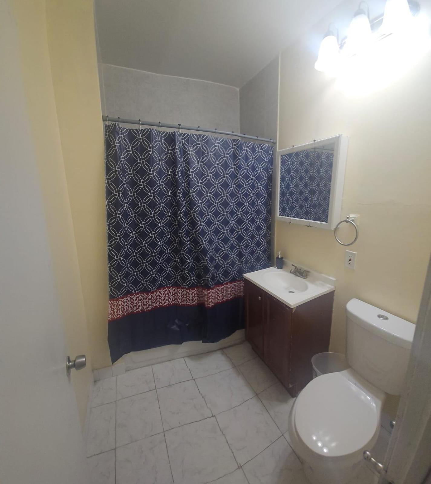Newark Vacations - Staycation Haven Room - Property Image 12