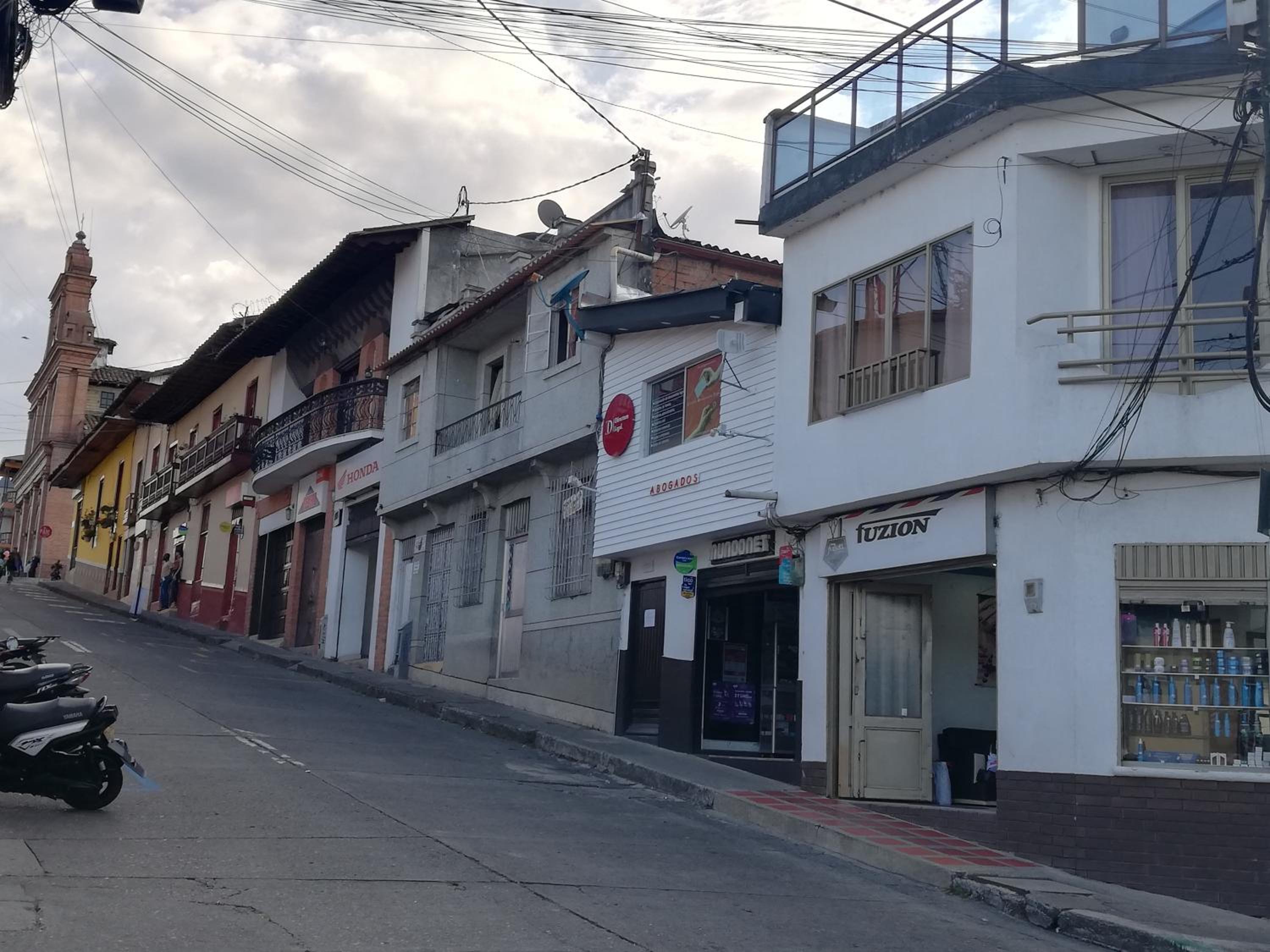 Apartaestudio central con balcón y wifi en Riosucio