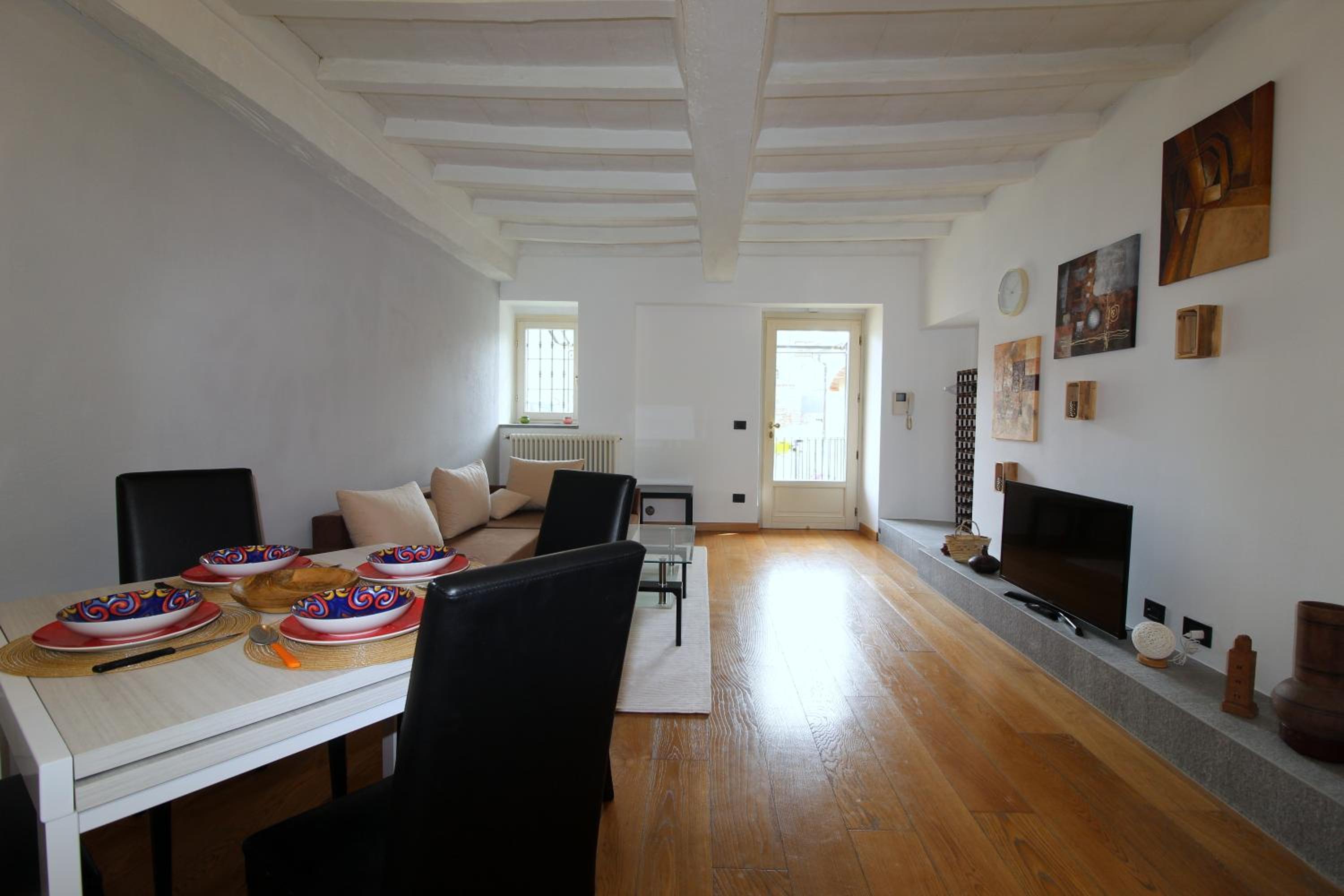 sofy house en La Morra — hotel room
