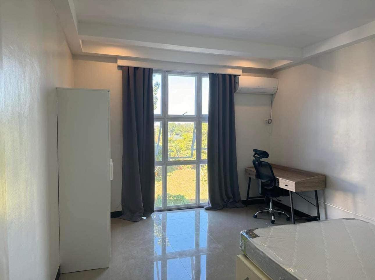 Kuya and Kambal's 1 BR 1 Bath Apartment view 3