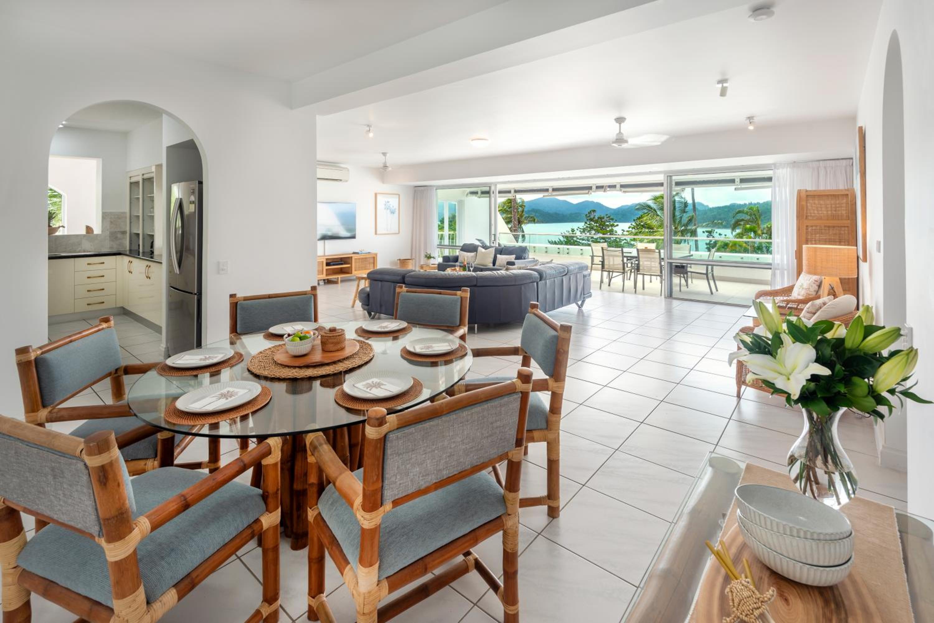 Bella Vista East 4 Oceanview, Golf Buggy, Valet Service & Shared Pool