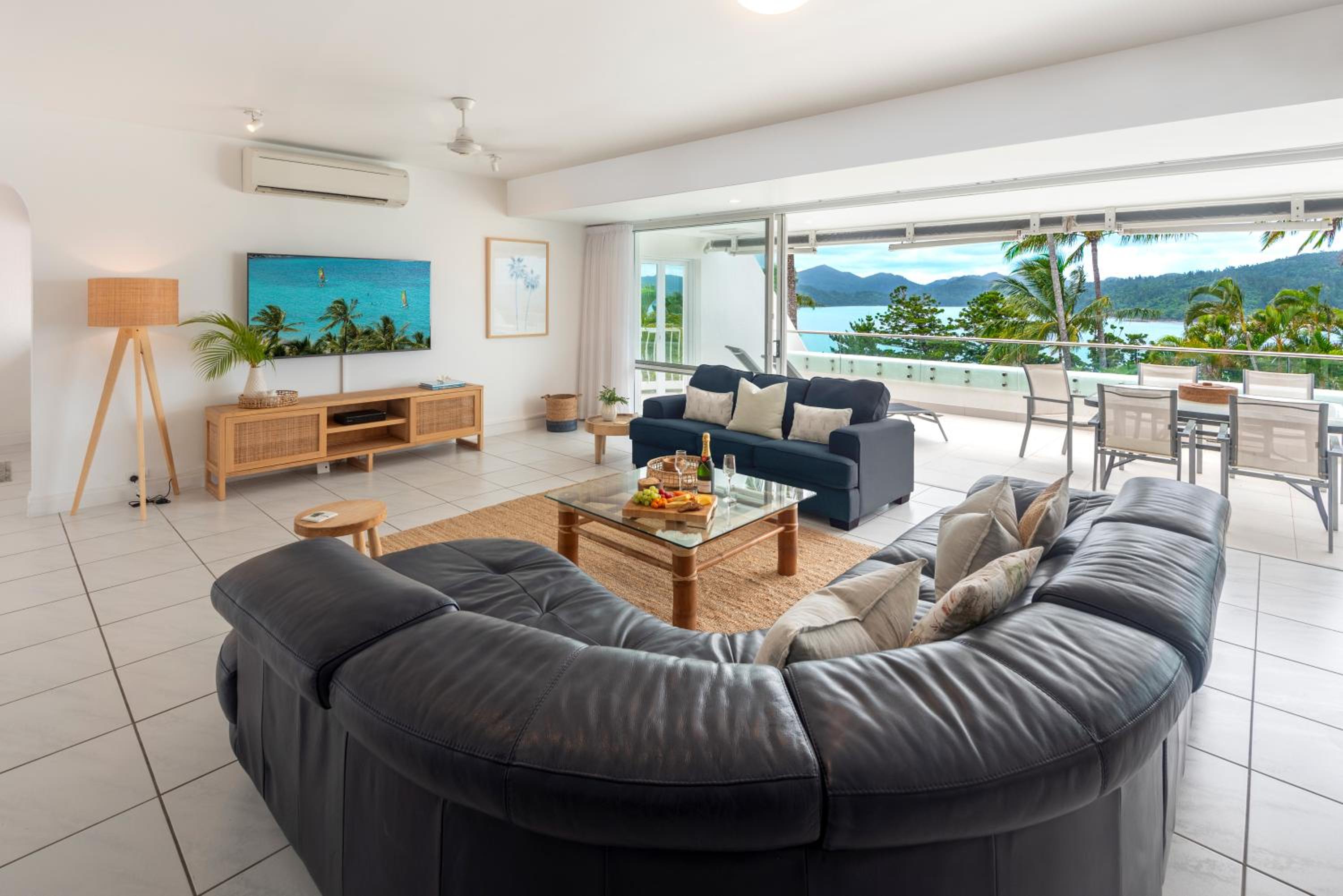 Bella Vista East 4 Oceanview, Golf Buggy, Valet Service & Shared Pool