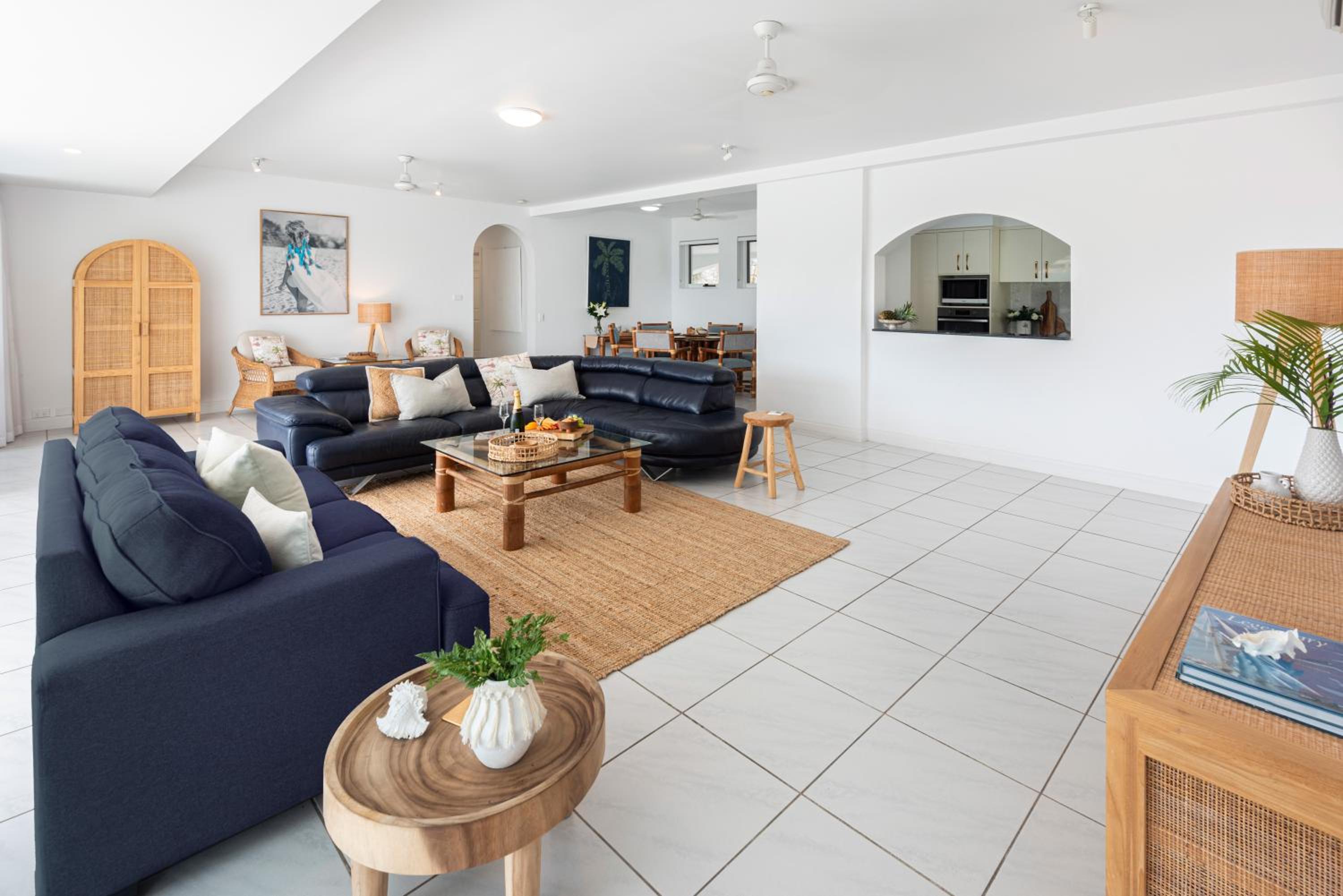 Bella Vista East 4 Oceanview, Golf Buggy, Valet Service & Shared Pool