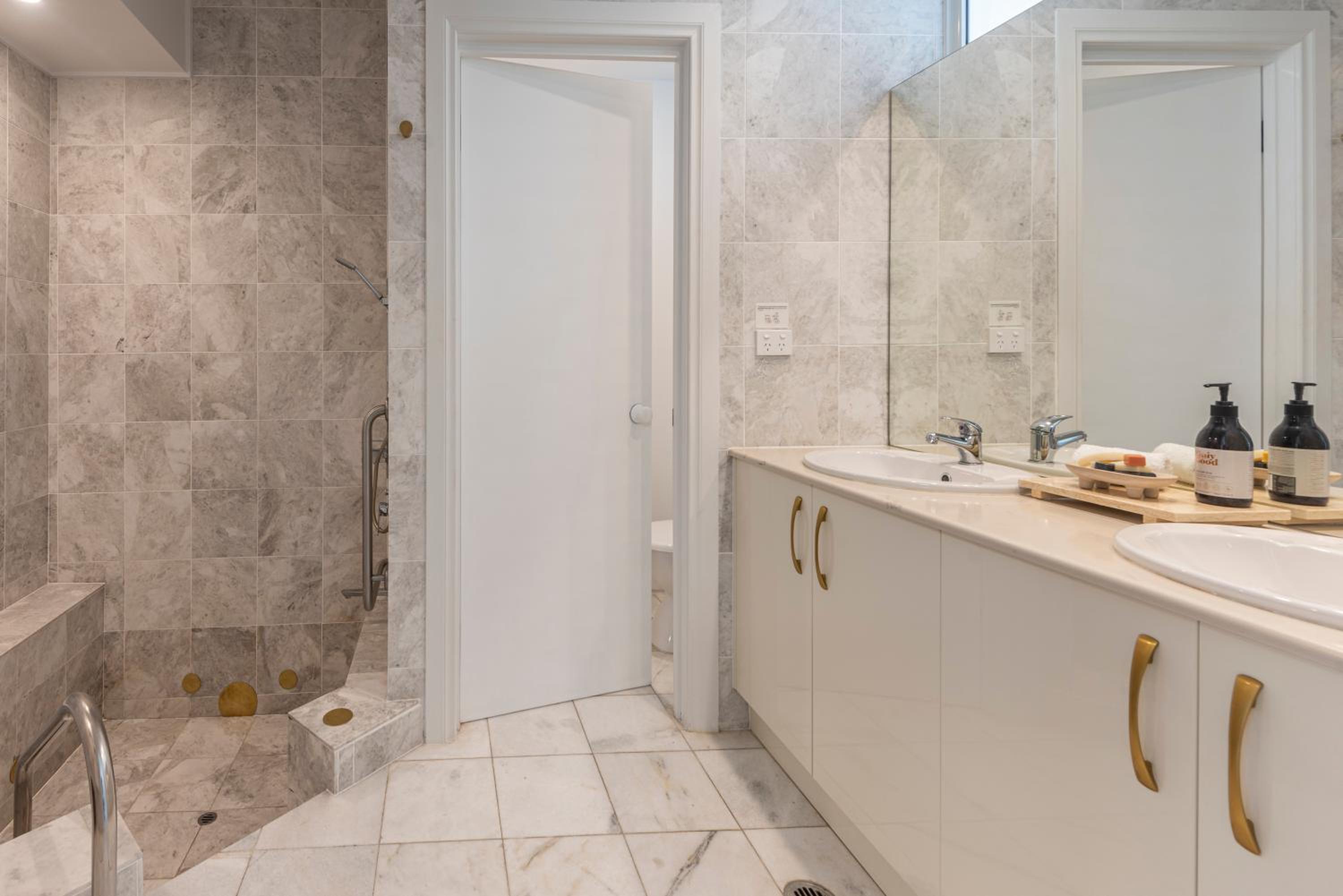 Bella Vista East 4 Oceanview, Golf Buggy, Valet Service & Shared Pool