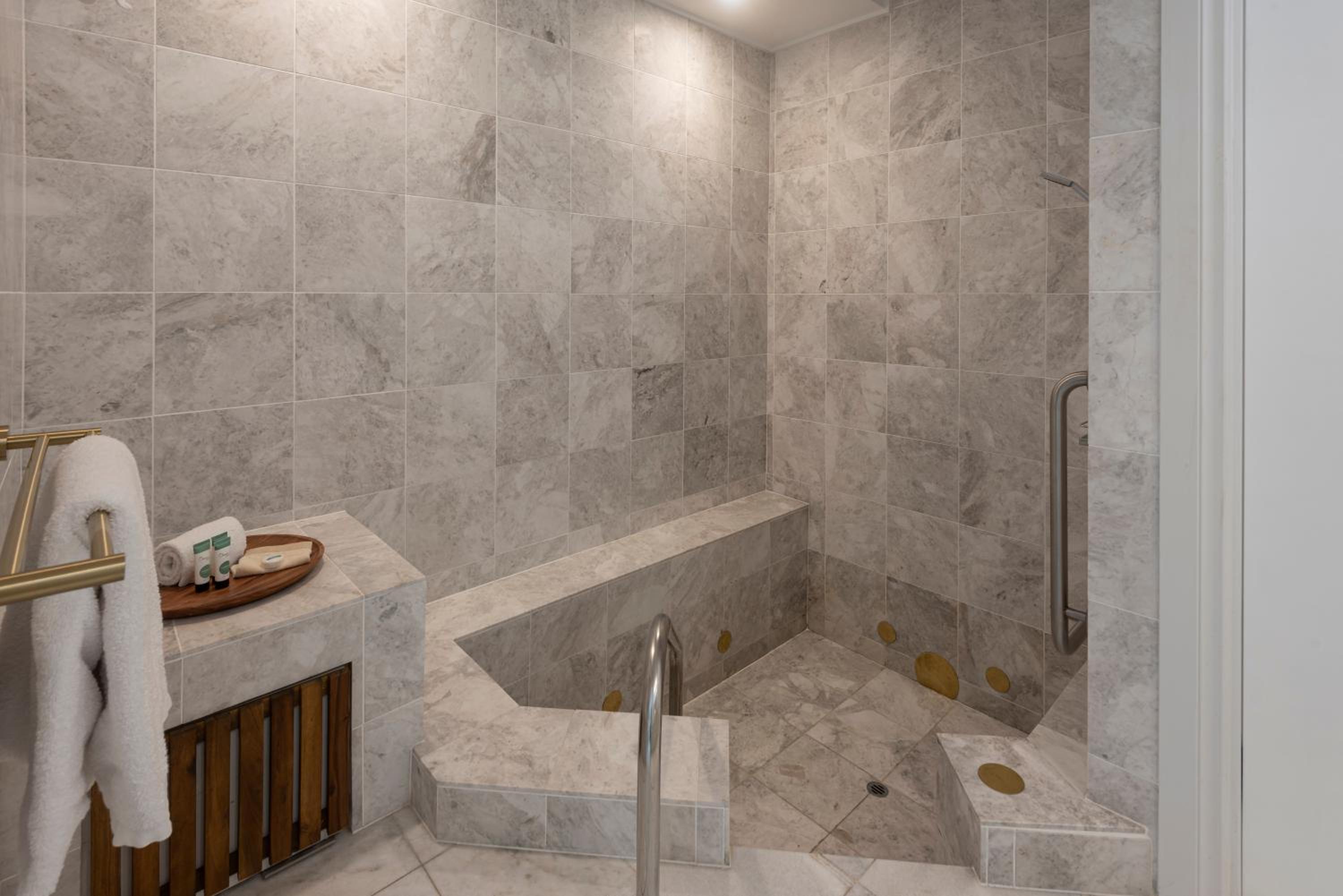 Bella Vista East 4 Oceanview, Golf Buggy, Valet Service & Shared Pool