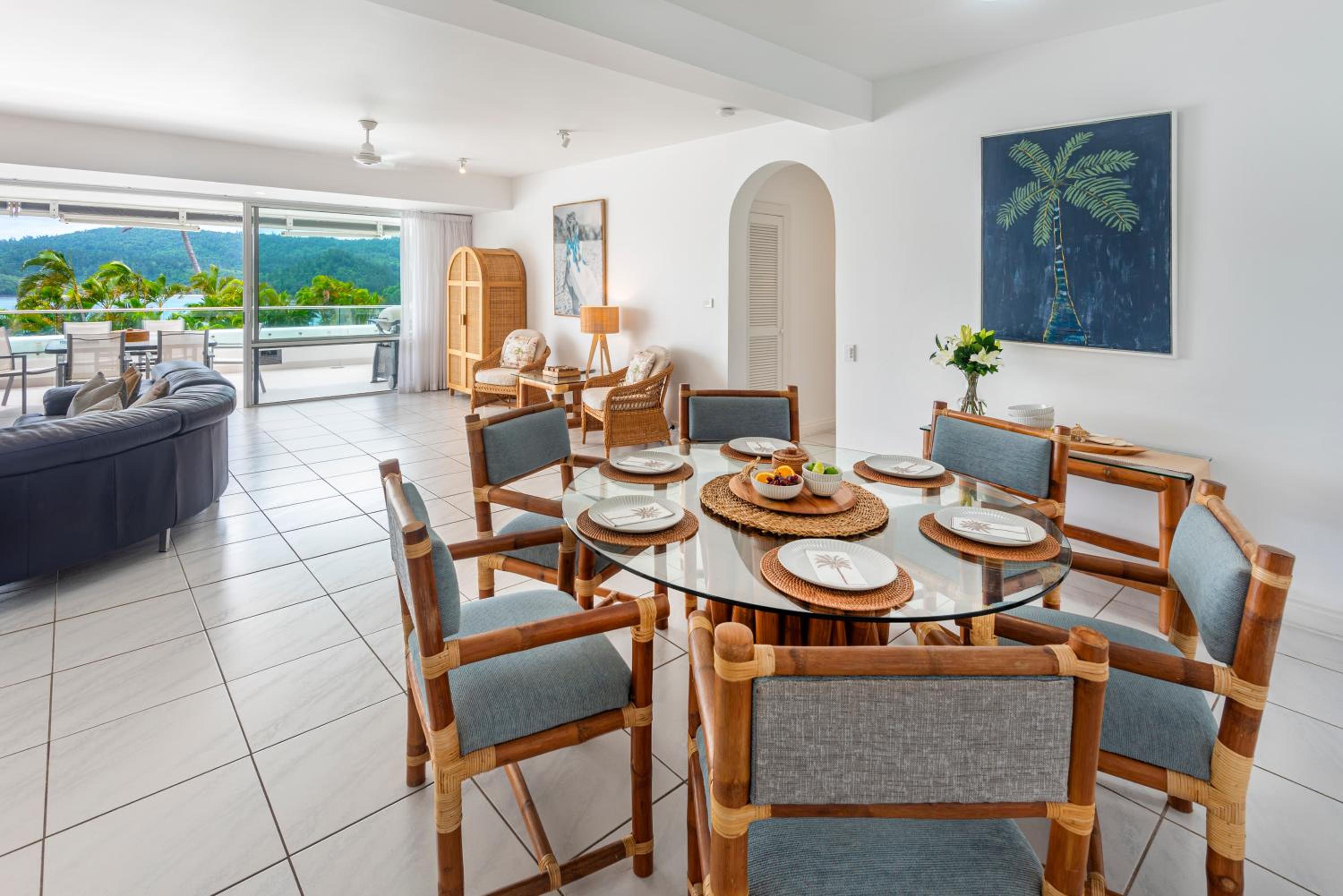 Bella Vista East 4 Oceanview, Golf Buggy, Valet Service & Shared Pool