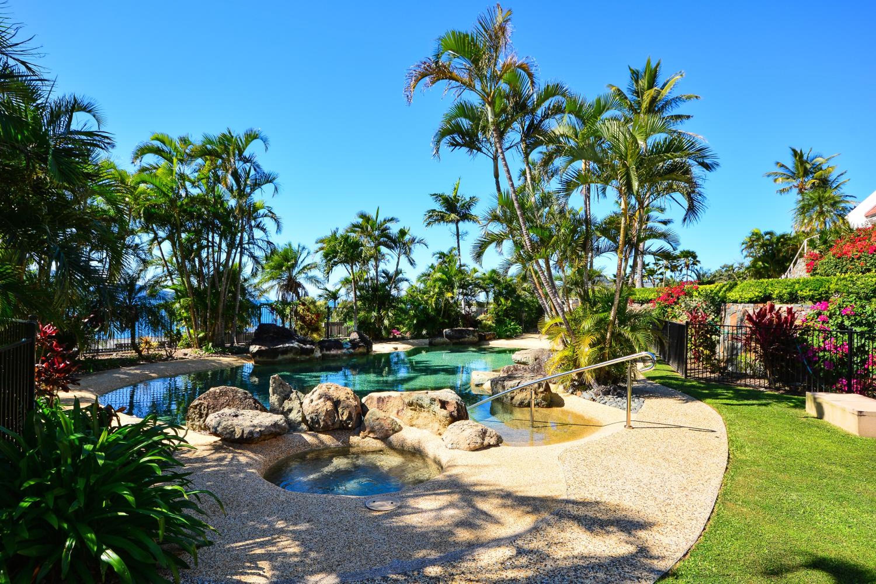 Bella Vista East 4 Oceanview, Golf Buggy, Valet Service & Shared Pool