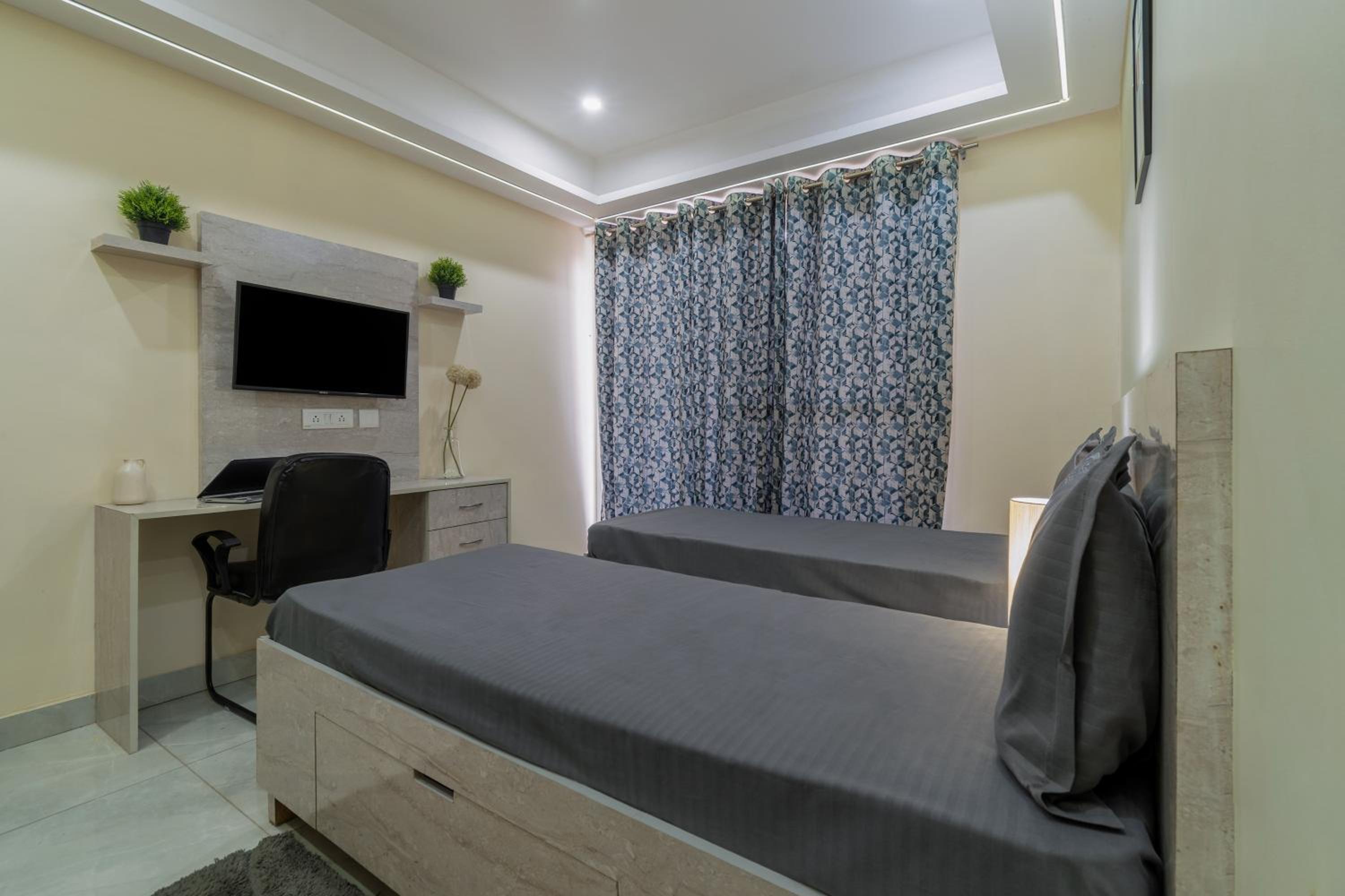 Wandr Serpens - Sector 51, Near Artemis Hospital & Sohna Road view 2