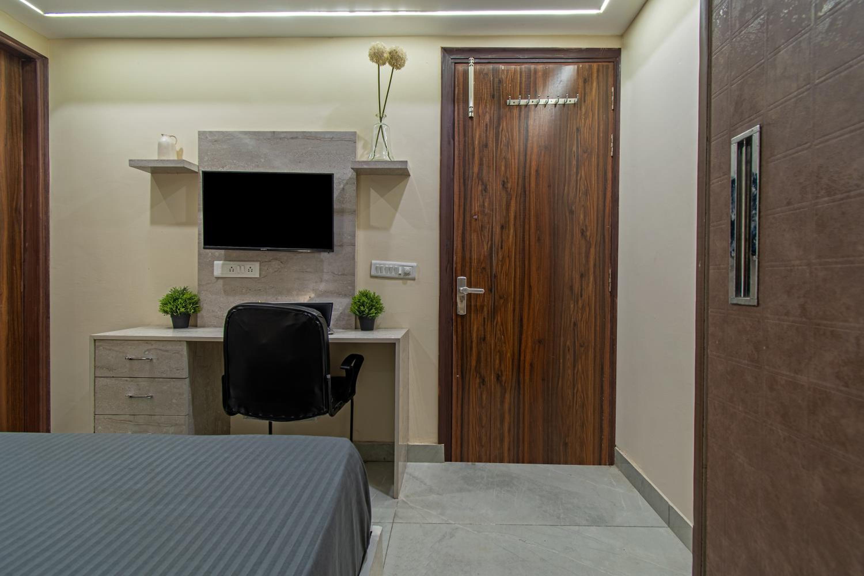 Wandr Serpens - Sector 51, Near Artemis Hospital & Sohna Road view 5