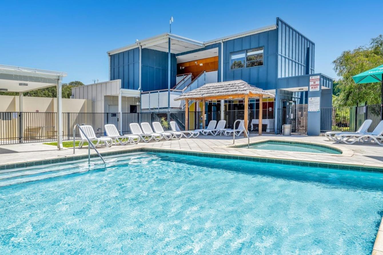 Townhouse 7 - Located at FOOTPRINTS PRESTON BEACH RESORT