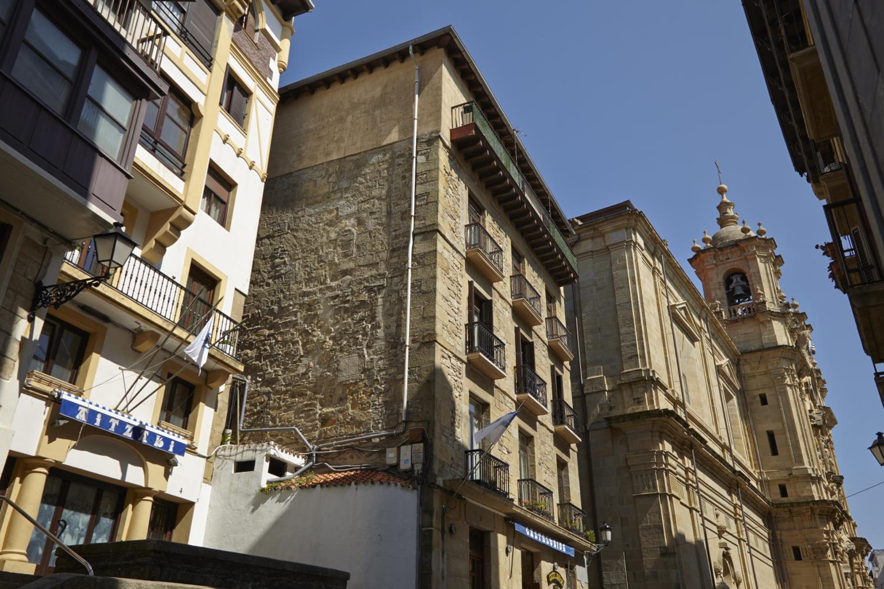 Santa Maria by FeelFree Rentals