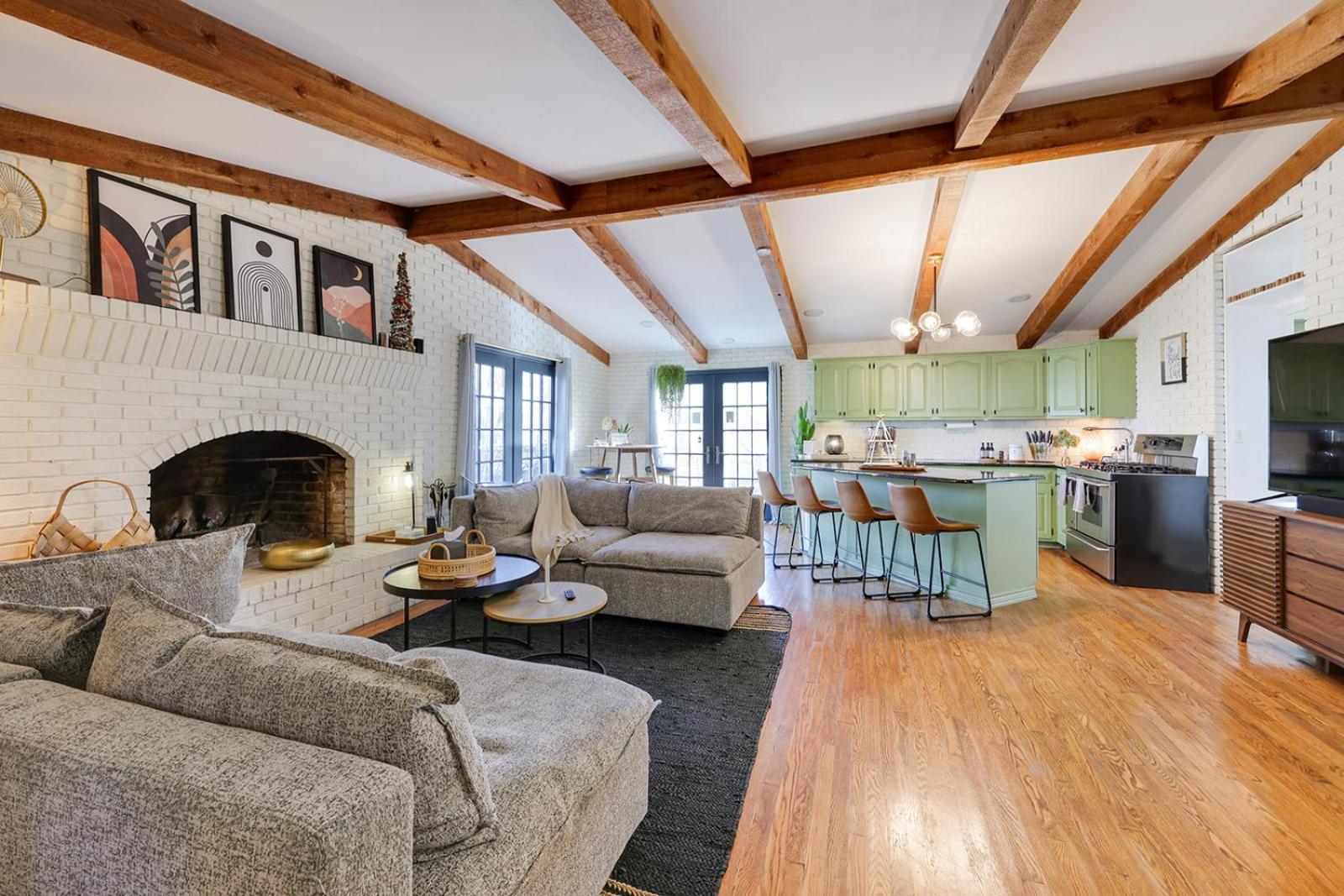 909 & Vine Photo Worthy Home With Pool view 2