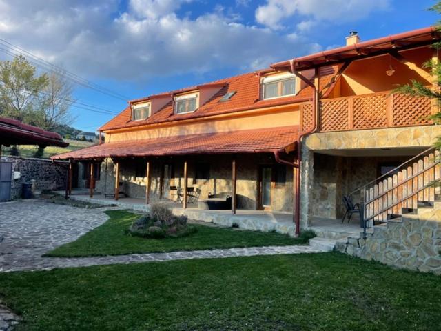 Szögedi Villa