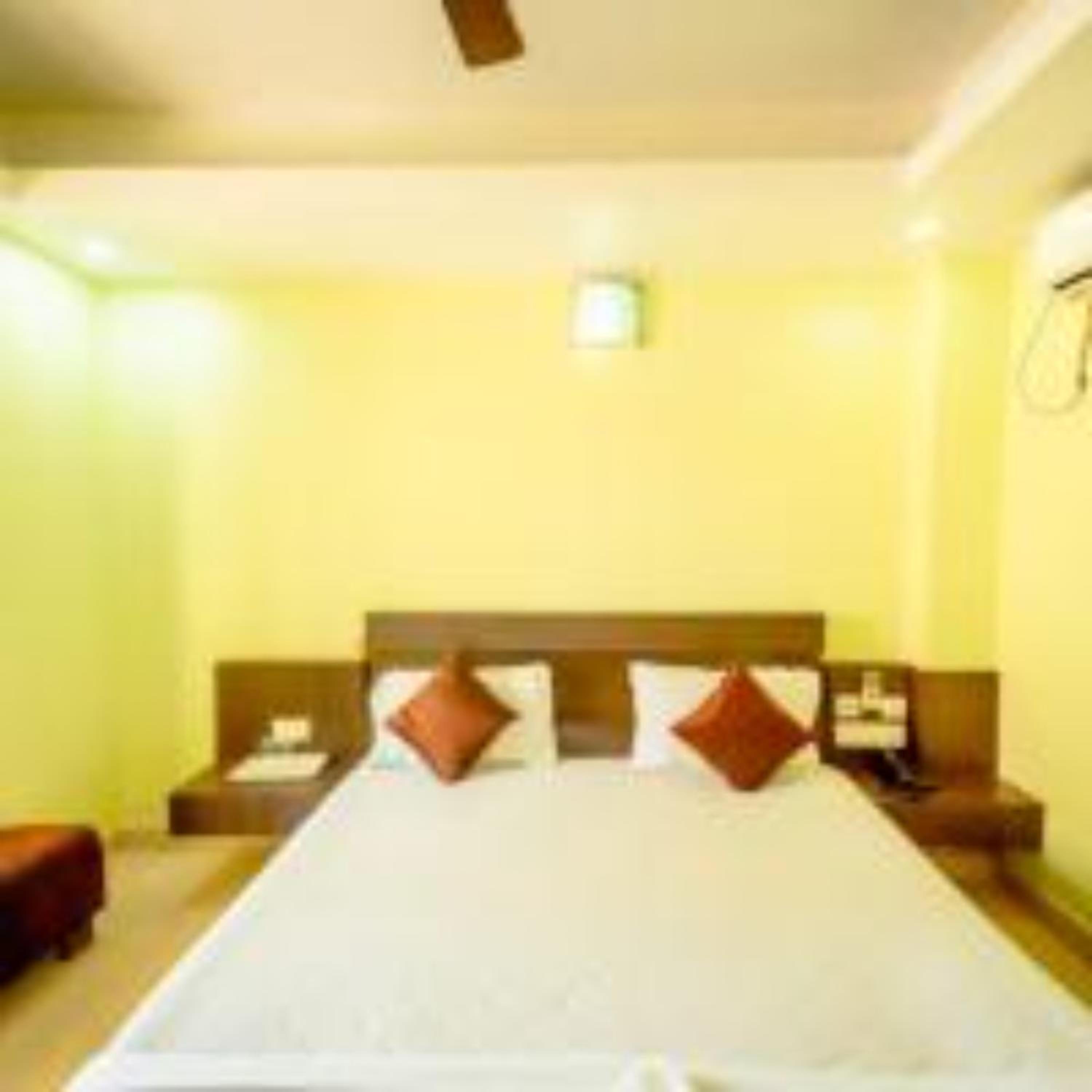 Hotel Deep Gangainn Puri - Side Sea View Hotel-Lift wifi Facilities- By Morservices view 4