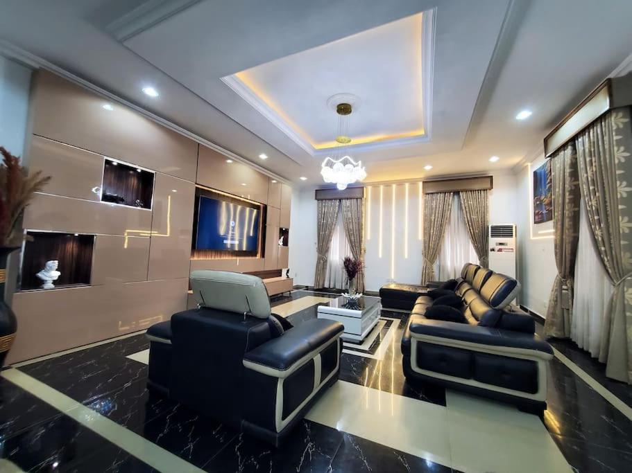 3 bedrooms with Modern Amenities