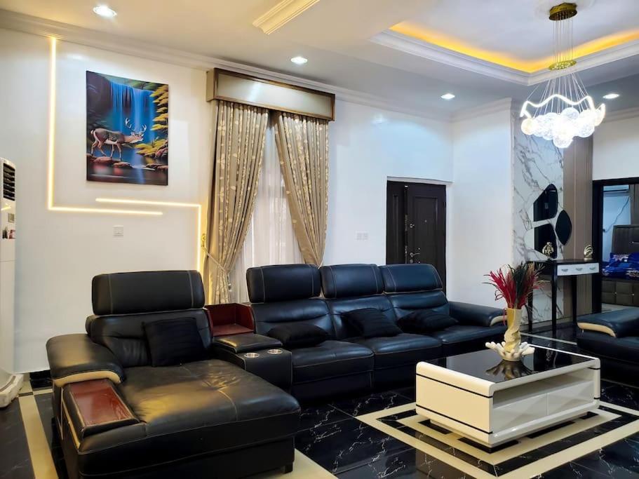 3 bedrooms with Modern Amenities
