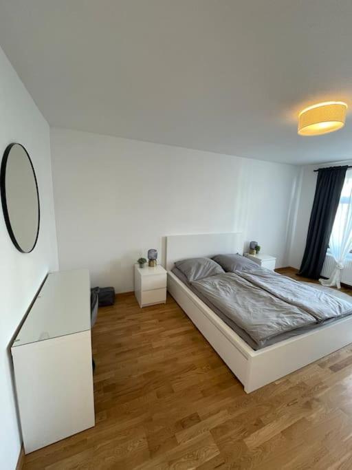 #modernes wohnen im historischen Altbau 3 OG links