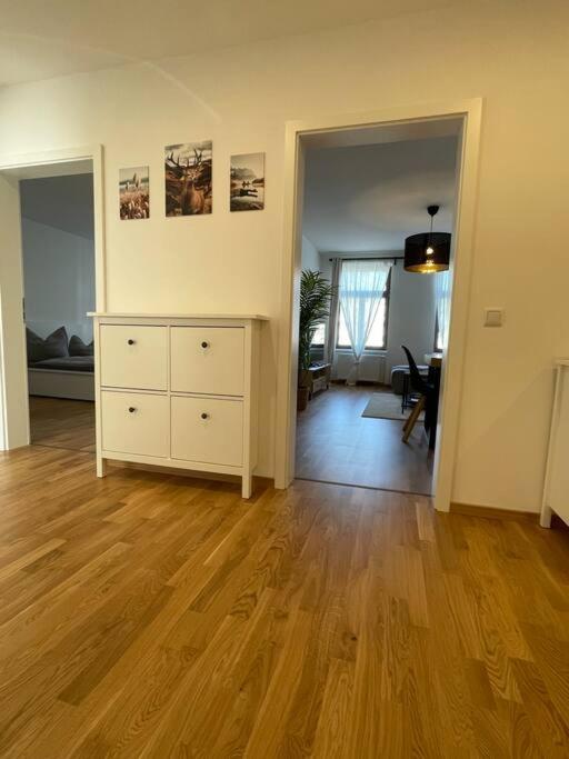 #modernes wohnen im historischen Altbau 3 OG links