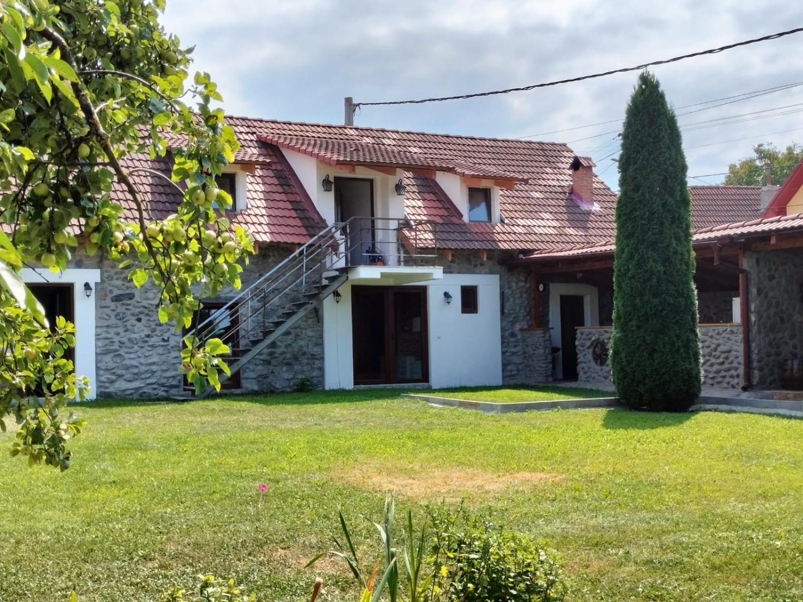 Casa de Piatra view 3
