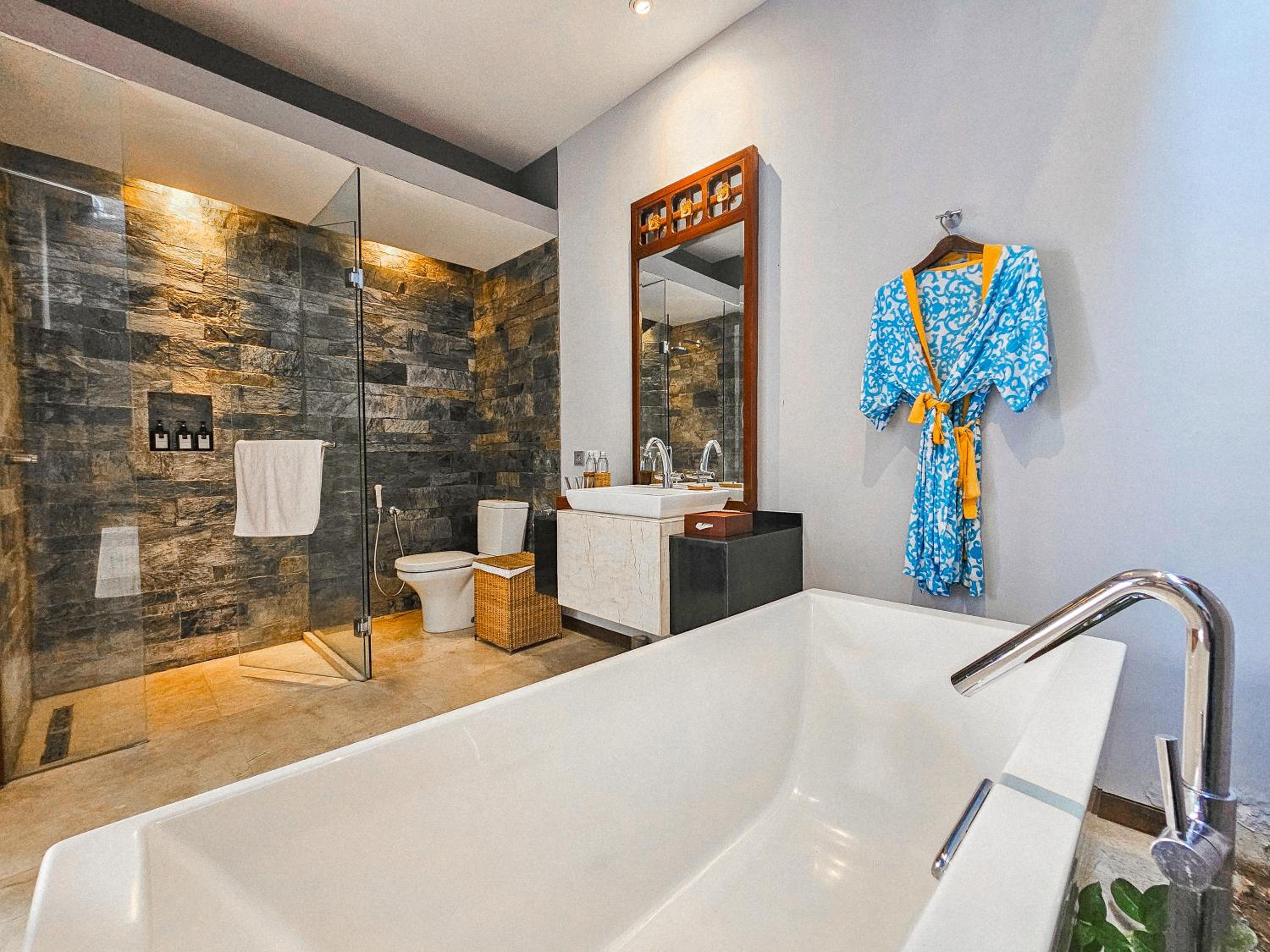 Seminyak Icon - by Karaniya Experience - CHSE certified